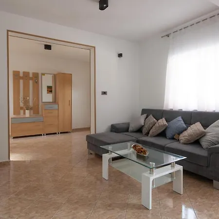 Beautiful In With Kitchen *