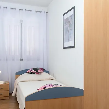 Дом отдыха Beautiful In With Kitchen Kozljak