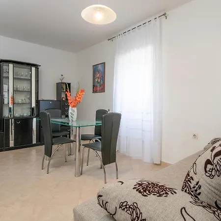 Дом отдыха Beautiful In With Kitchen Kozljak