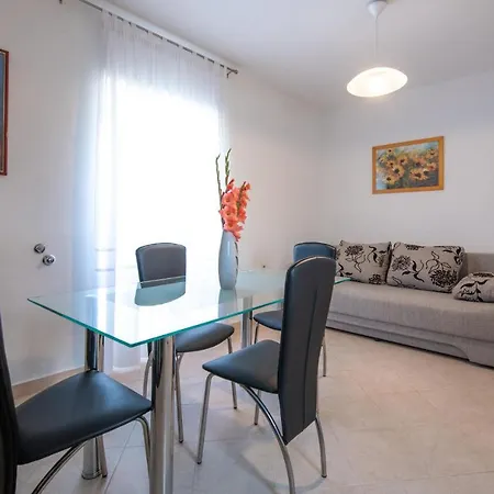 Beautiful In With Kitchen