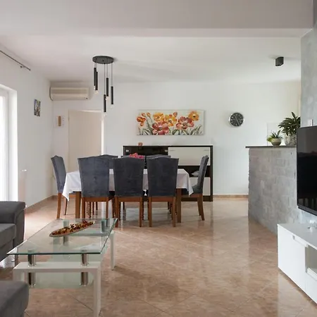 Beautiful In With Kitchen *