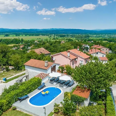 Hébergement de vacances Beautiful In With Kitchen Kozljak