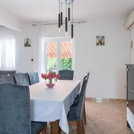 Beautiful In With Kitchen